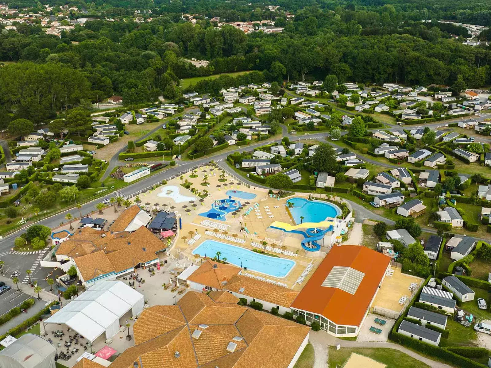 Vue aérienne du camping les Charmettes